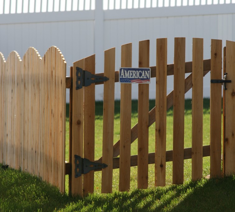 AFC Grand Island - Wood Fencing, 1019 Wood 4' overscallop Picket